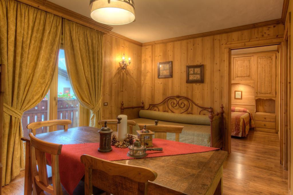 B&B Residence Checrouit Courmayeur Pokój zdjęcie