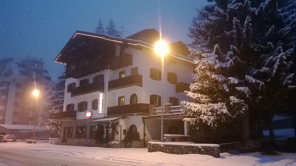 B&B Residence Checrouit Courmayeur Zewnętrze zdjęcie
