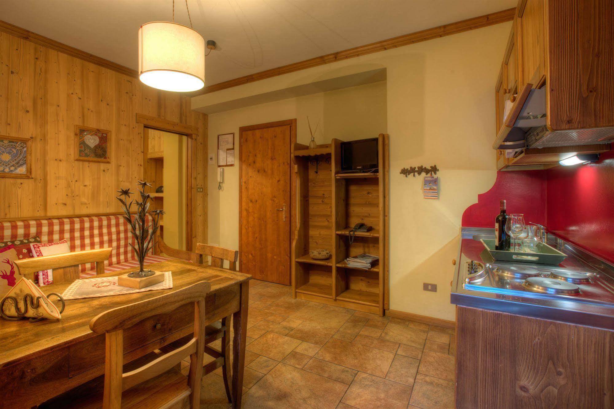 B&B Residence Checrouit Courmayeur Zewnętrze zdjęcie