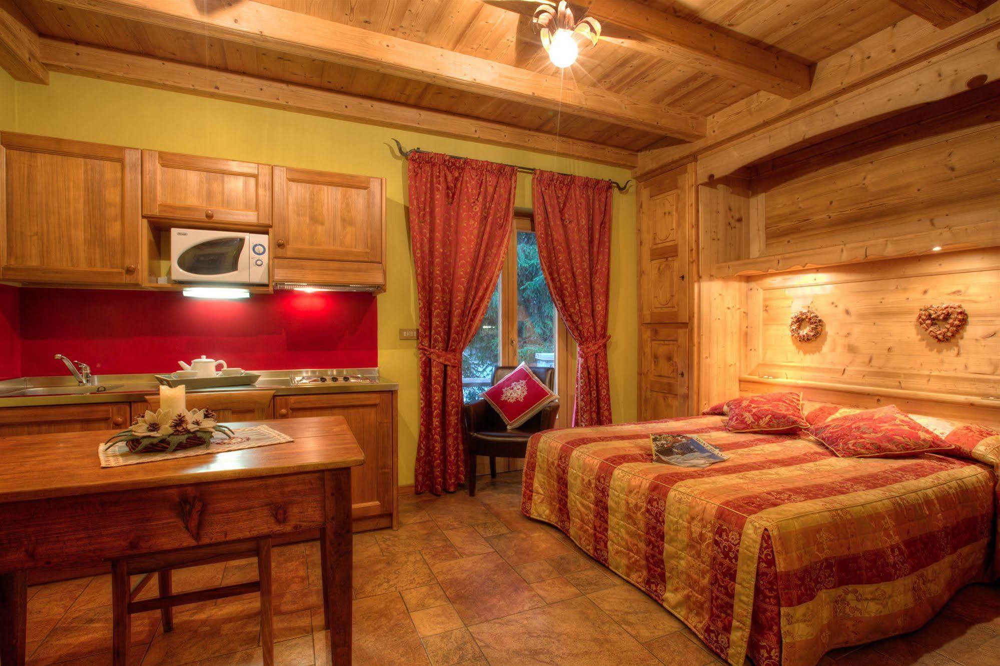 B&B Residence Checrouit Courmayeur Zewnętrze zdjęcie