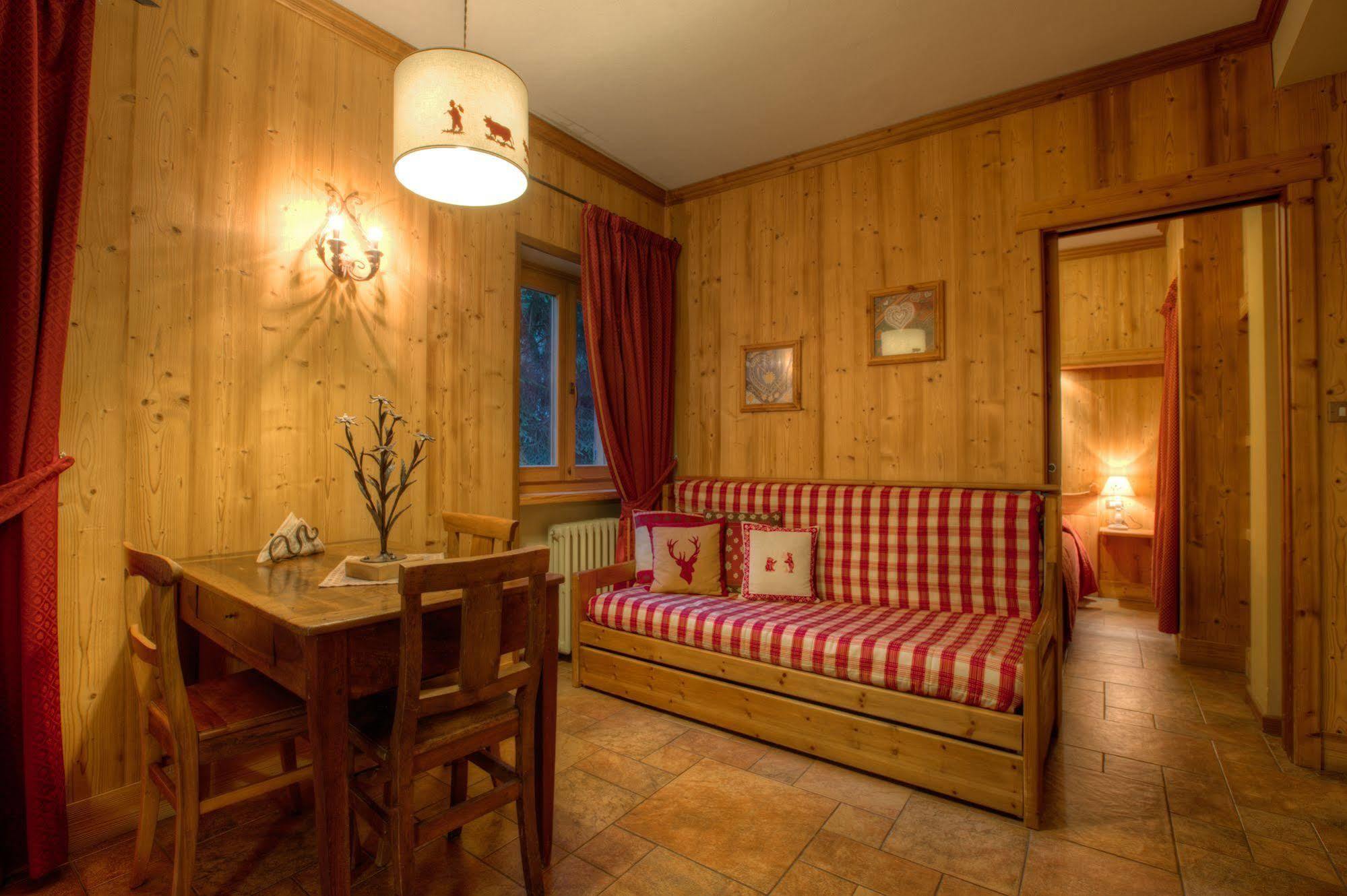 B&B Residence Checrouit Courmayeur Zewnętrze zdjęcie
