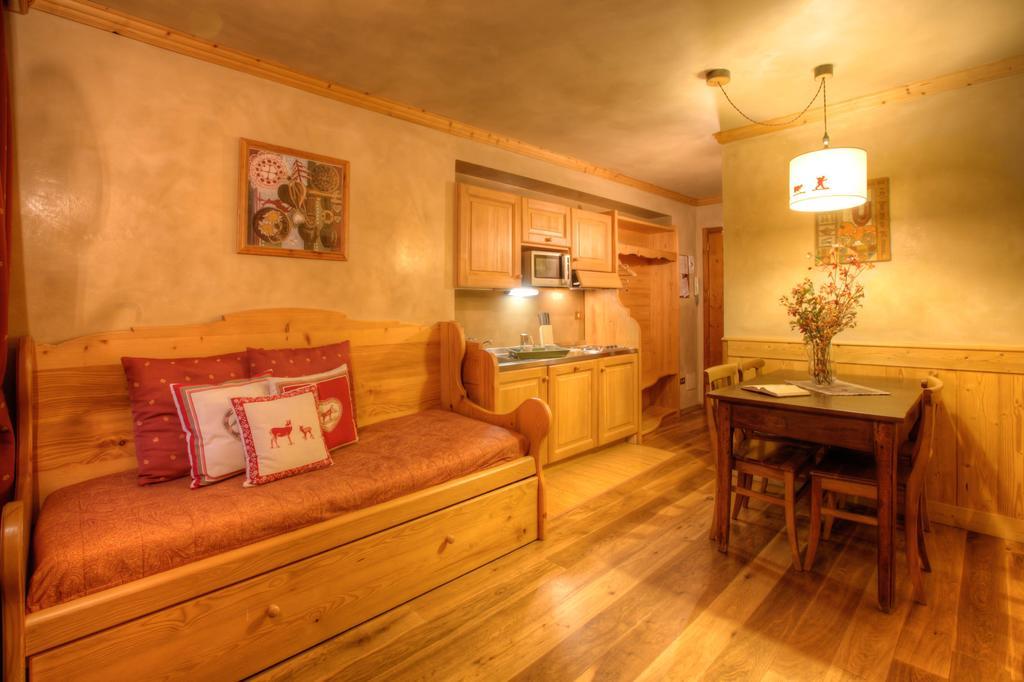 B&B Residence Checrouit Courmayeur Pokój zdjęcie
