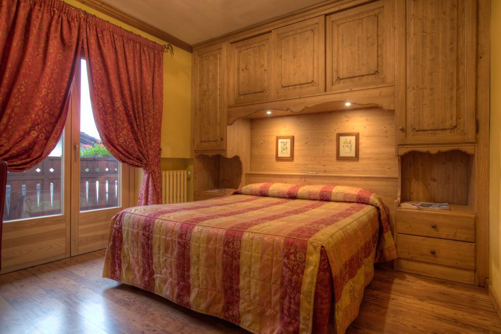 B&B Residence Checrouit Courmayeur Pokój zdjęcie